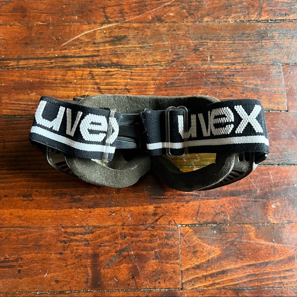 Uvex Snowboarding Goggles - Picture 3 of 3